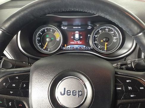 Used 2019 Jeep Cherokee Trailhawk w/ Cold Weather Group image 26