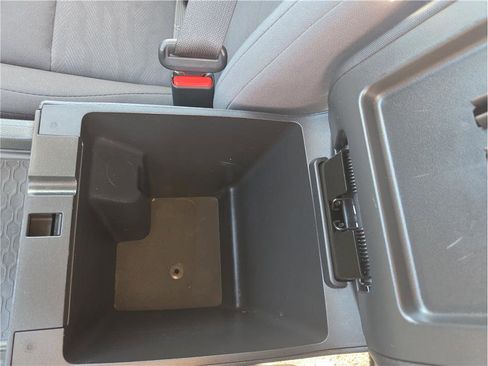 Used 2024 Nissan Frontier S w/ S Utility Package image 15