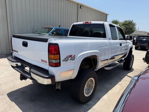 Used 2005 GMC Sierra 2500 SLT w/ Heavy-Duty Power Package AWD/4WD image 10