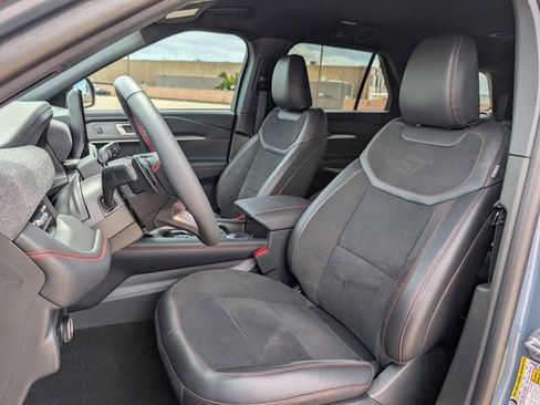 Used 2025 Ford Explorer ST AWD/4WD image 23