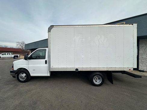 Used 2018 GMC Savana 3500 w/ Power Convenience Package image 4