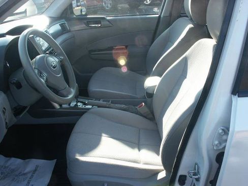 Used 2012 Subaru Forester 2.5X Premium w/ All-Weather Pkg image 6