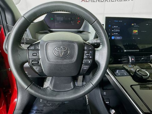 Used 2025 Toyota bZ4X FWD image 15