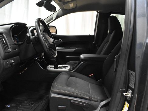 Used 2016 Chevrolet Colorado LT w/ LT Convenience Package RWD image 3