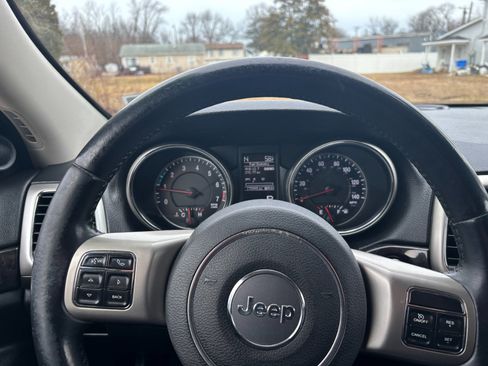 Used 2012 Jeep Grand Cherokee Laredo image 11