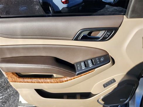 Used 2020 Chevrolet Suburban Premier image 33