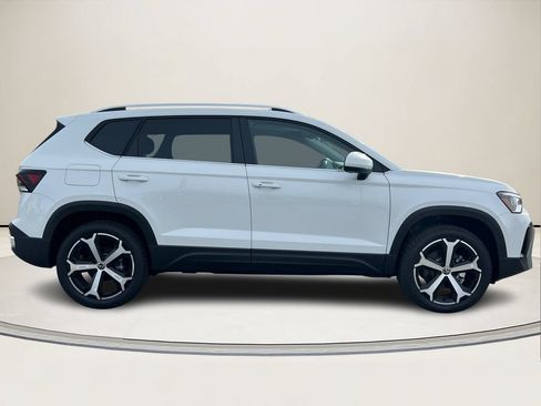 New 2026 Volkswagen Taos SEL AWD/4WD image 2