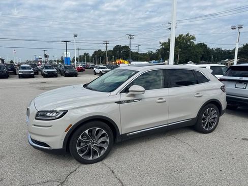 Used 2023 Lincoln Nautilus Reserve w/ Equipment Group 201A FWD image 3