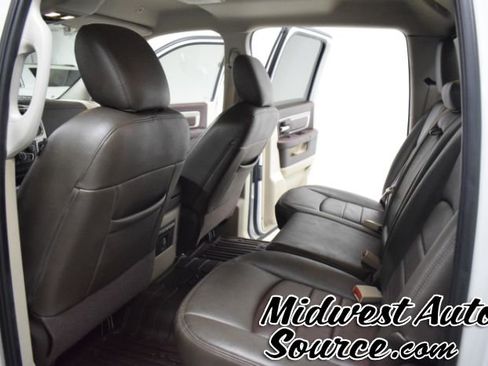 Used 2018 RAM 1500 SLT image 27