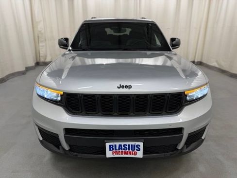 Used 2023 Jeep Grand Cherokee L Laredo AWD/4WD image 2