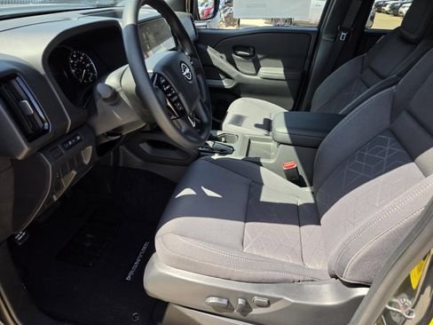 New 2027 Nissan Frontier SV w/ Tow Package RWD image 17