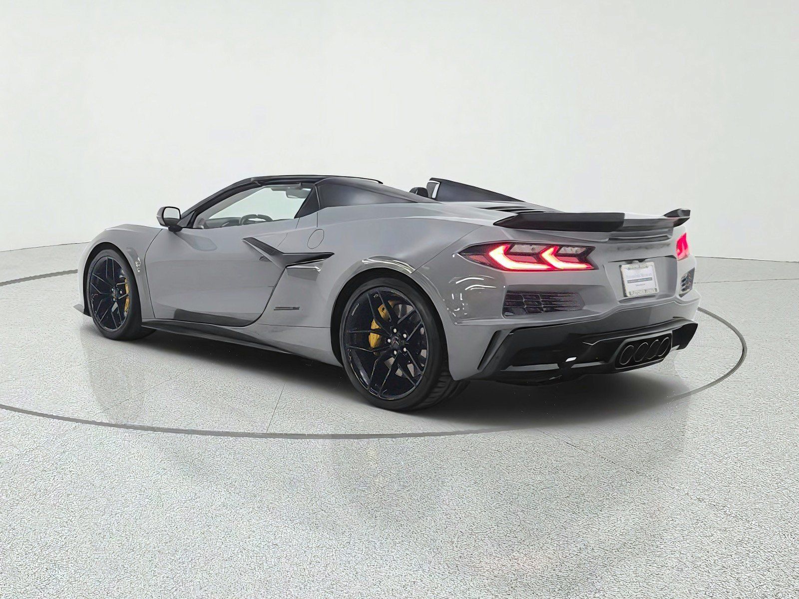Used 2025 Chevrolet Corvette Z06 RWD image 7