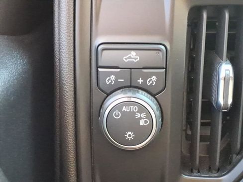 Used 2023 Chevrolet Silverado 1500 Custom image 11