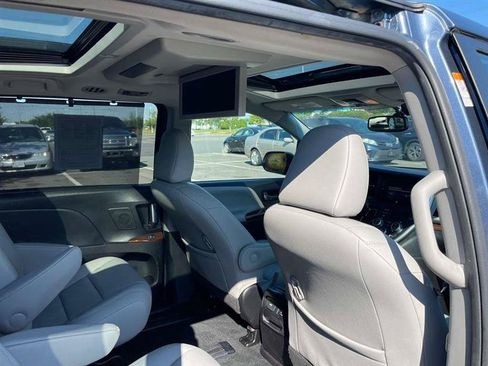 Used 2016 Toyota Sienna Limited Premium AWD/4WD image 37