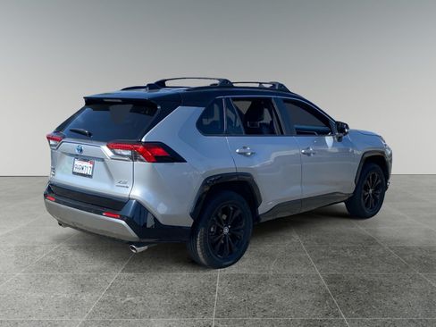Used 2023 Toyota RAV4 XSE AWD/4WD image 5