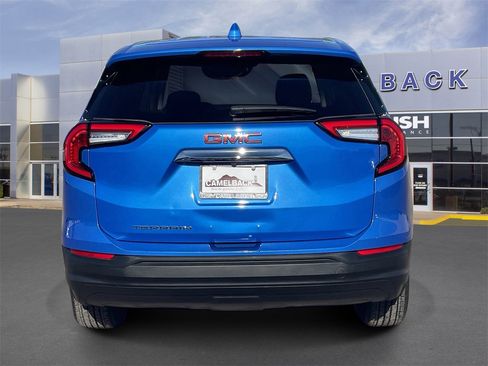 Used 2024 GMC Terrain SLE image 4