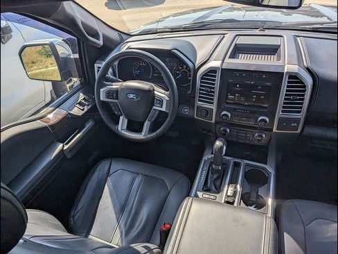 Used 2015 Ford F150 Platinum w/ Equipment Group 701A Luxury AWD/4WD image 27