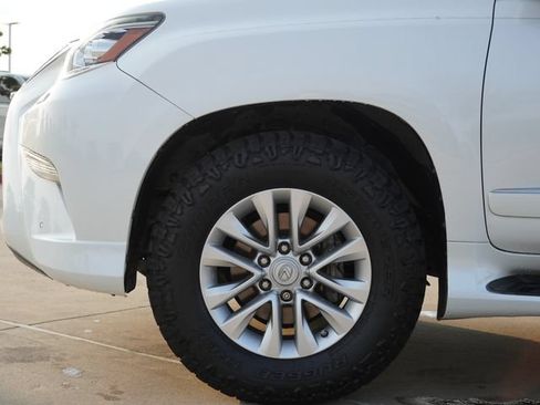Used 2014 Lexus GX 460 w/ Premium Package AWD/4WD image 5