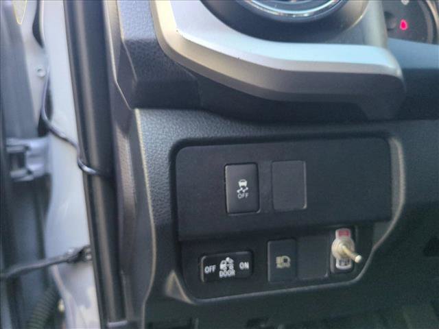 Used 2020 Toyota Tacoma SR5 RWD image 13