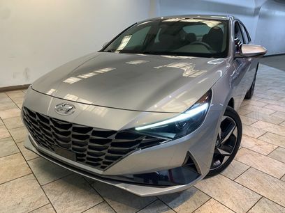 Used 2022 Hyundai Elantra SEL w/ Convenience + Premium Package