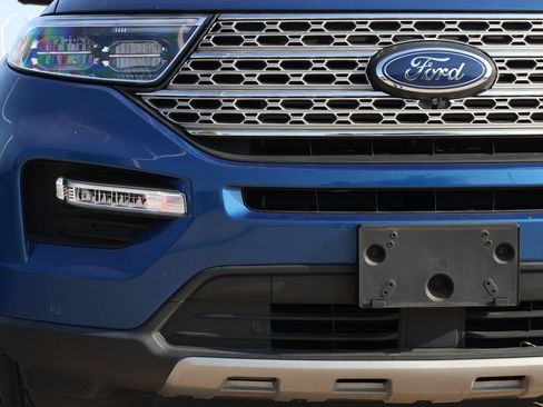 Used 2023 Ford Explorer Limited AWD/4WD image 10