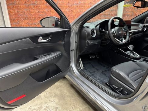 Used 2024 Kia Forte GT-Line w/ GT-Line Premium Package image 9