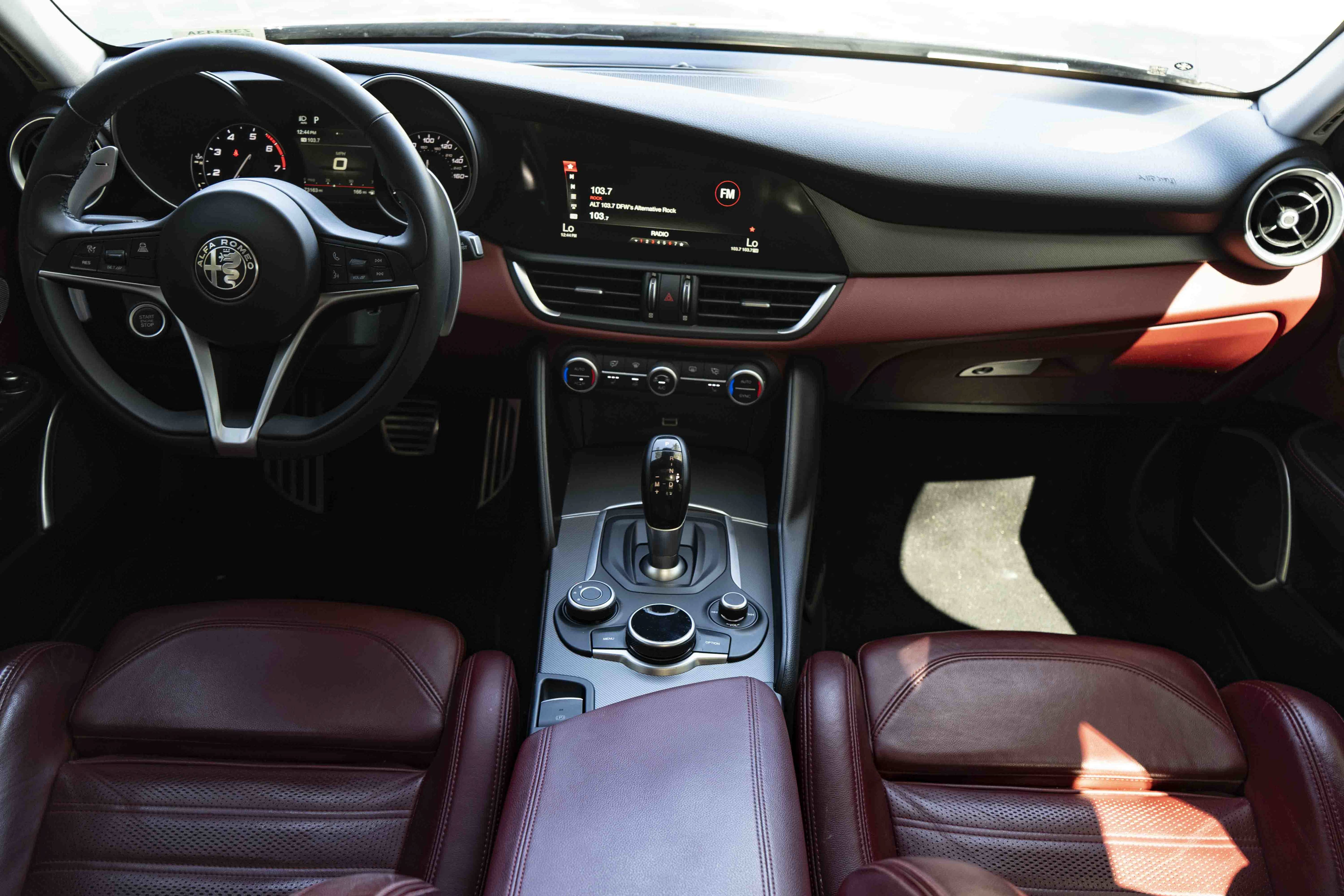Used 2019 Alfa Romeo Giulia Ti Sport w/ Quick Order Package 22U Sport RWD image 27