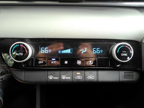 Used 2022 Hyundai Elantra SEL FWD image 41
