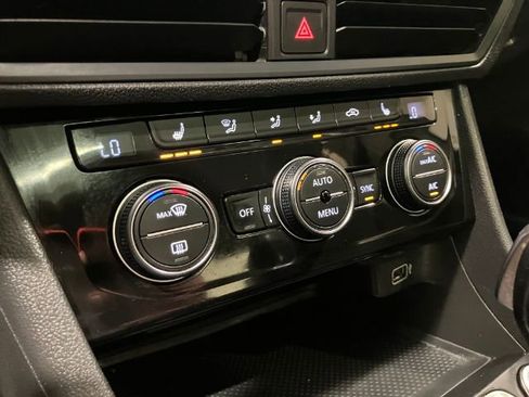 Used 2019 Volkswagen Jetta SE image 35