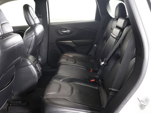Used 2019 Jeep Cherokee Limited AWD/4WD image 36