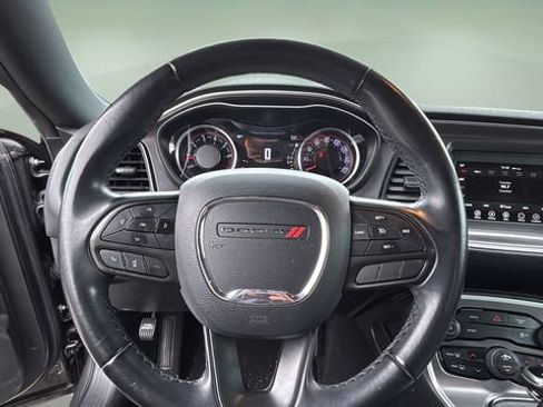 Used 2020 Dodge Challenger SXT image 10