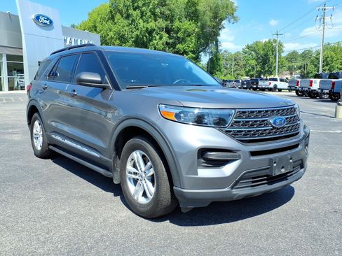 Used 2022 Ford Explorer XLT AWD/4WD image 1
