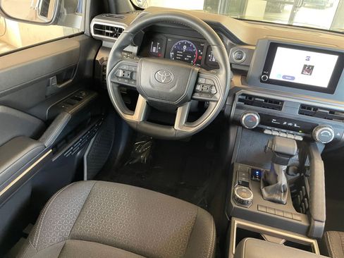 Used 2025 Toyota 4Runner SR5 image 33