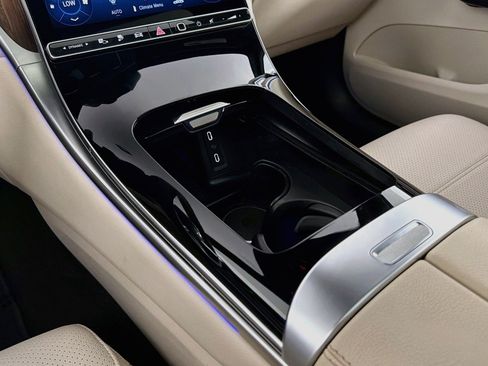 Certified 2025 Mercedes-Benz GLC 350e 4MATIC image 7