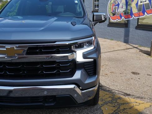 New 2026 Chevrolet Silverado 1500 LT w/ Z71 Off-Road Package AWD/4WD image 3