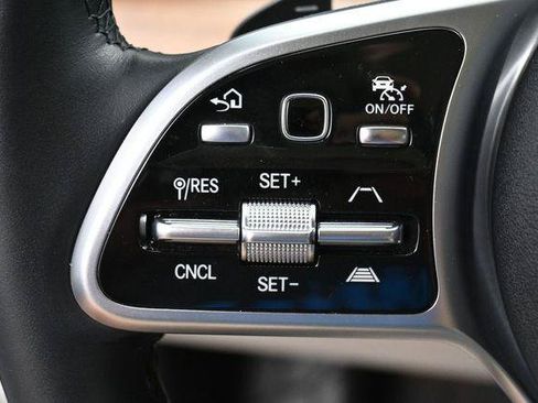 Used 2022 Mercedes-Benz GLE 350 4MATIC image 18