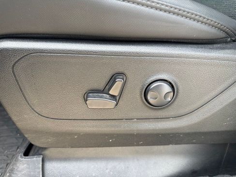Used 2023 RAM 1500 Big Horn AWD/4WD image 9