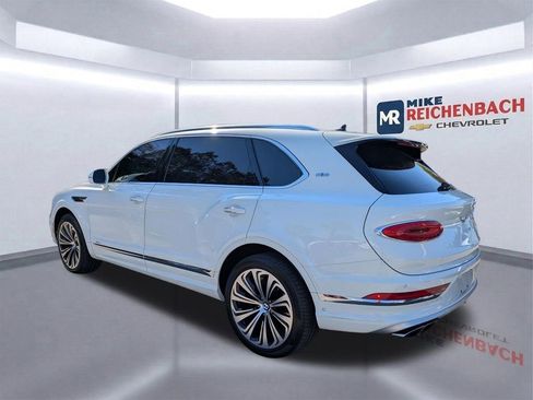 Used 2023 Bentley Bentayga Extended Wheelbase AWD/4WD image 6