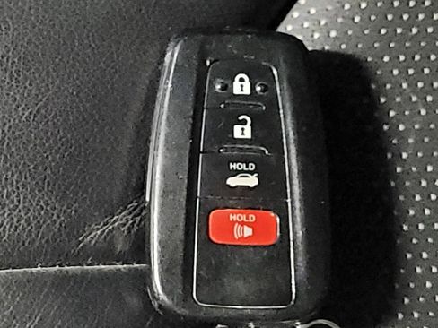 Used 2020 Toyota Camry XSE image 32