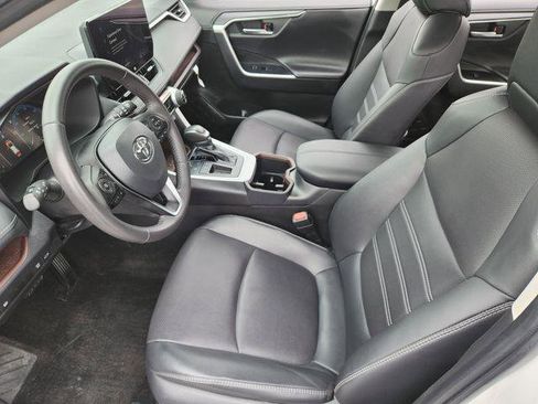 Certified 2025 Toyota RAV4 Limited FWD image 9