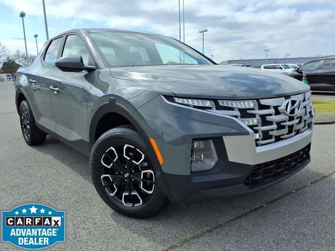 Used 2024 Hyundai Santa Cruz SE FWD image 1