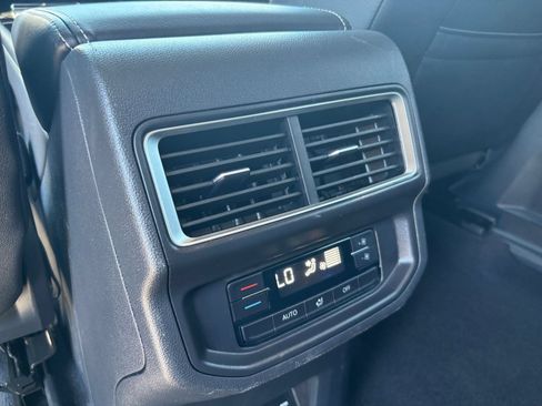 Used 2026 Volkswagen Atlas SE AWD/4WD image 25