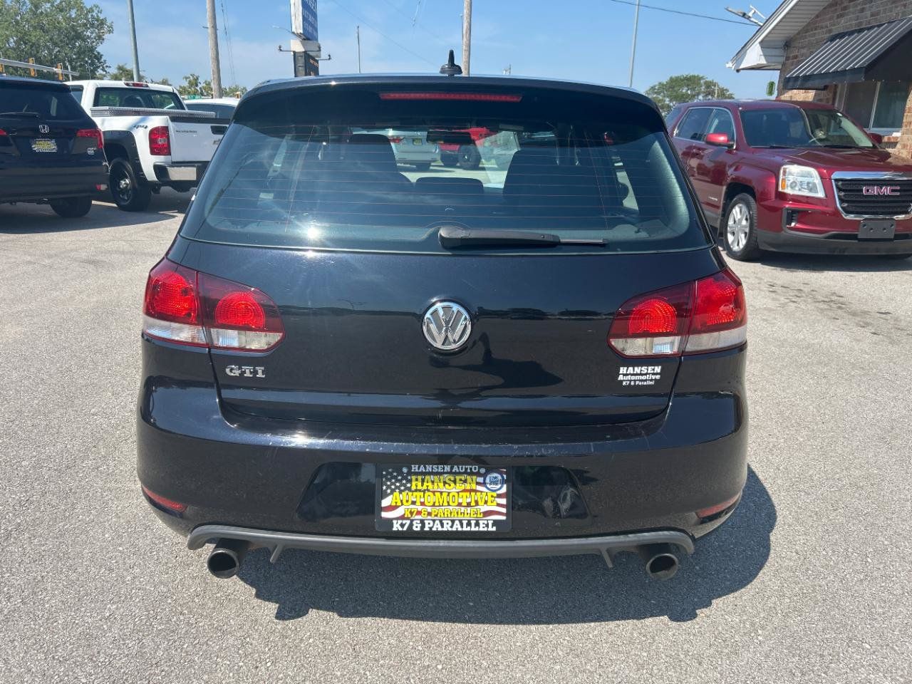 Used 2011 Volkswagen Golf 4-Door FWD image 6