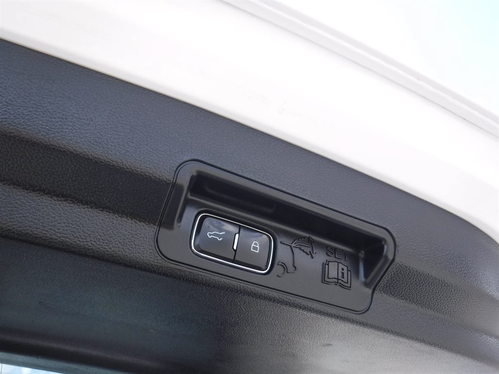 Used 2020 Ford Explorer 2WD image 8