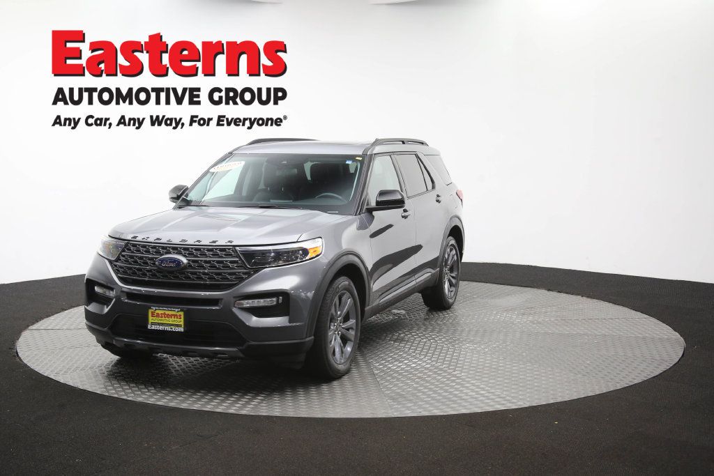 Used 2022 Ford Explorer XLT w/ Equipment Group 202A AWD/4WD image 59