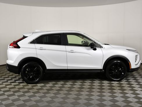 Used 2023 Mitsubishi Eclipse Cross LE AWD/4WD image 5