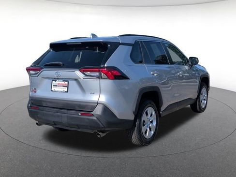 Used 2020 Toyota RAV4 LE FWD image 5