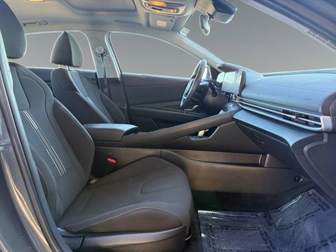 Used 2025 Hyundai Elantra SEL FWD image 20