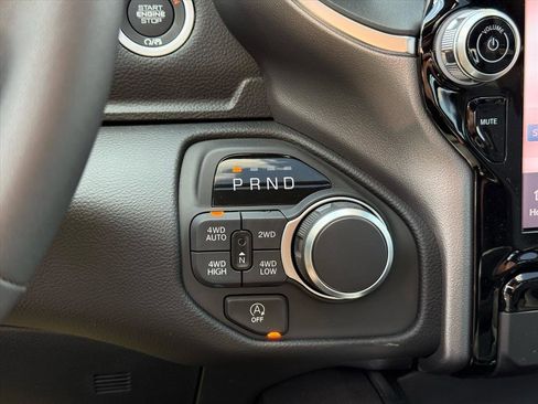 New 2026 RAM 1500 Big Horn AWD/4WD image 31