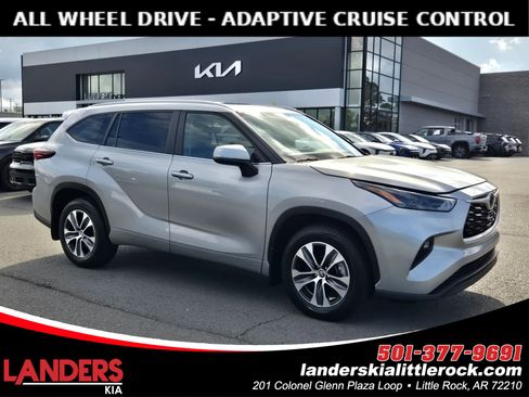 Used 2024 Toyota Highlander XLE image 1